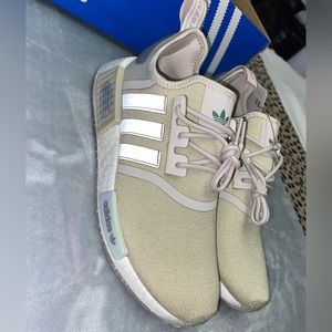 Womens Adidas NMD_R1